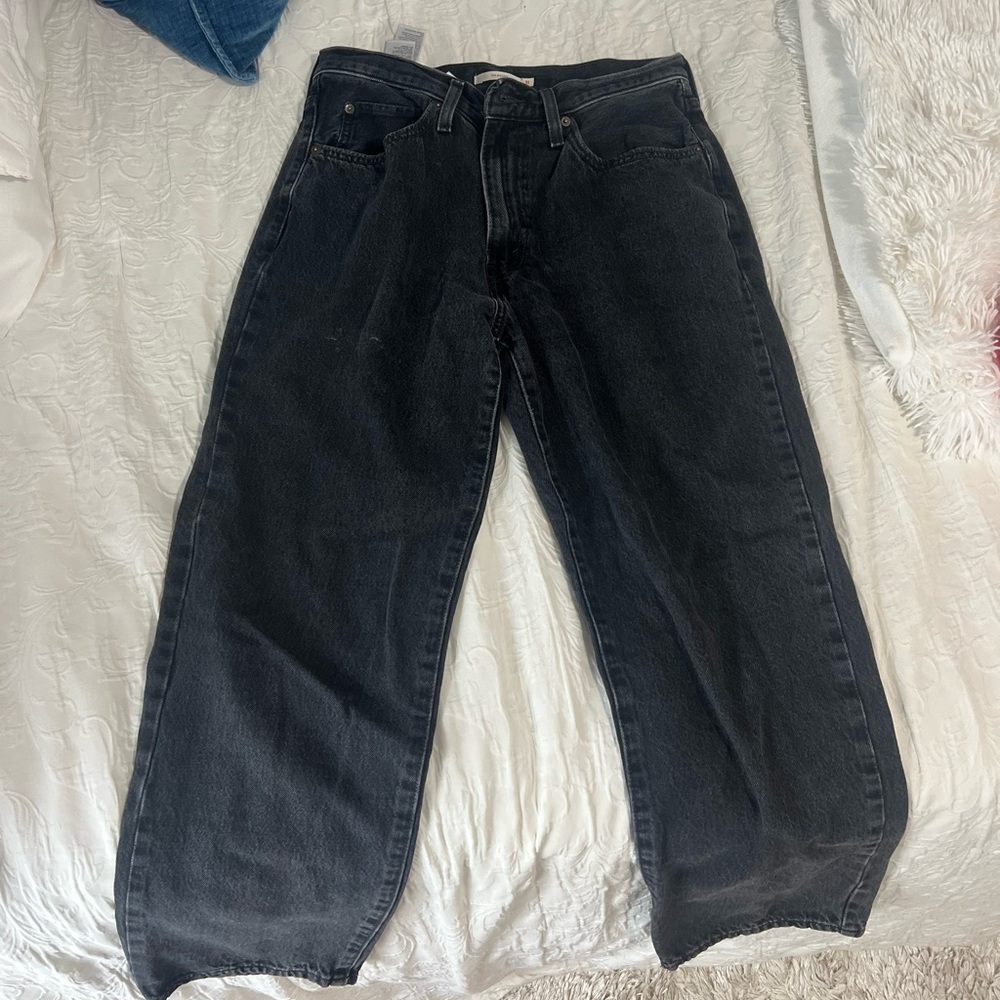 Levi’s ‘94 baggy jeans, size 31.